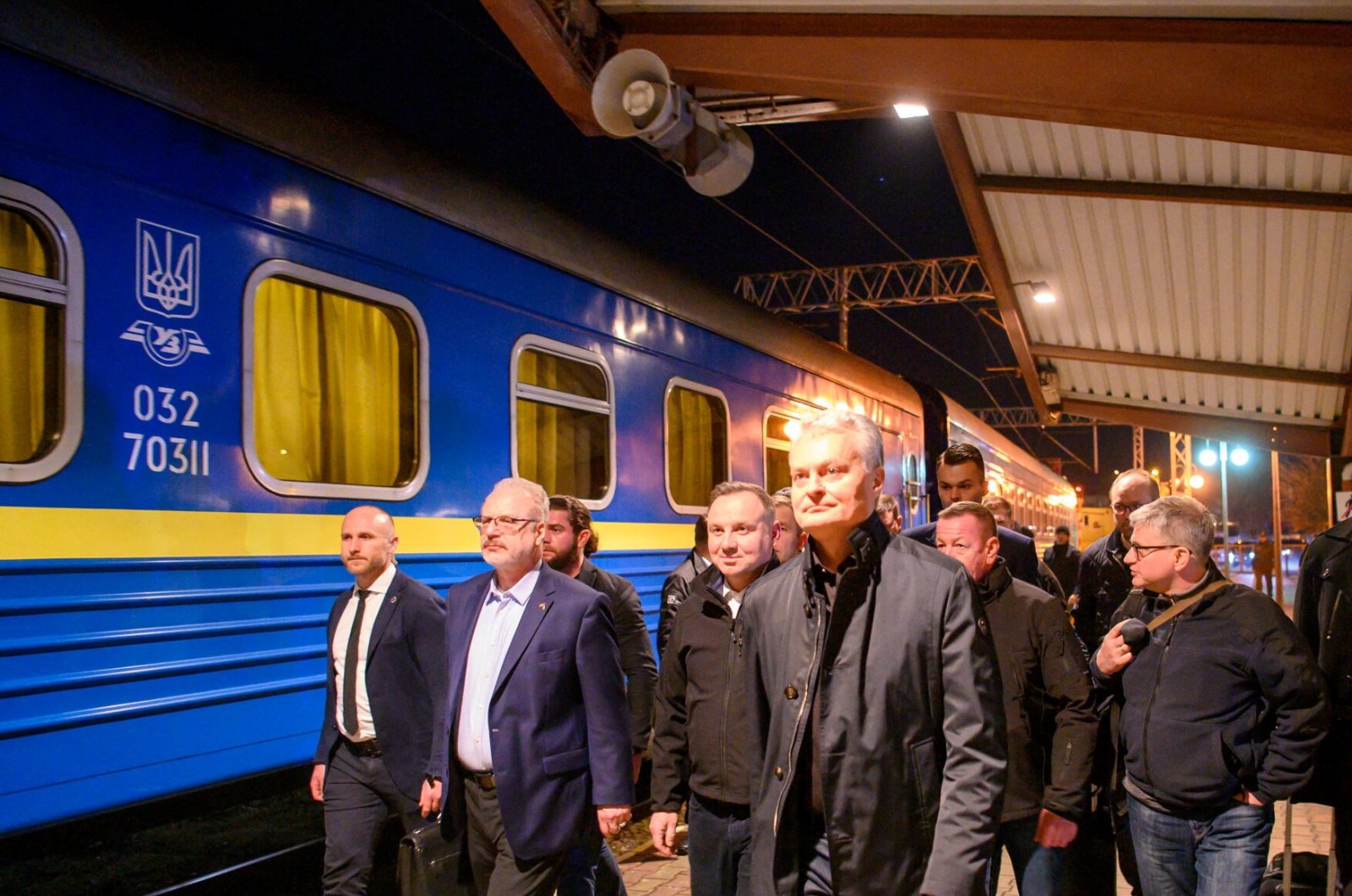 Latvian President Egils Levits (2nd L), Polish President Andrzej Duda (C) and Lithuanian President Gitanas Nauseda board a train to Ukraine, amid Russia&#039;s invasion, in Rzeszow, Poland, April 13, 2022. (Reuters Photo)