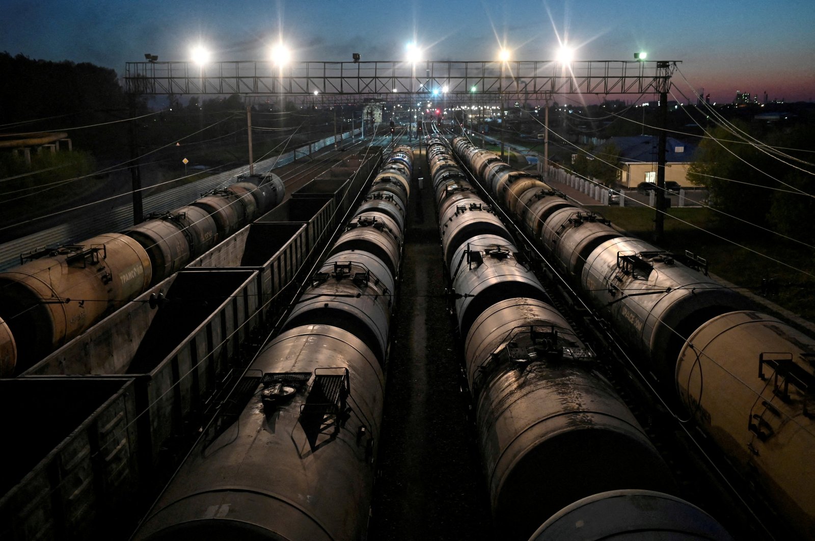 Pedagang minyak utama akan menurunkan pembelian minyak Rusia mulai pertengahan Mei