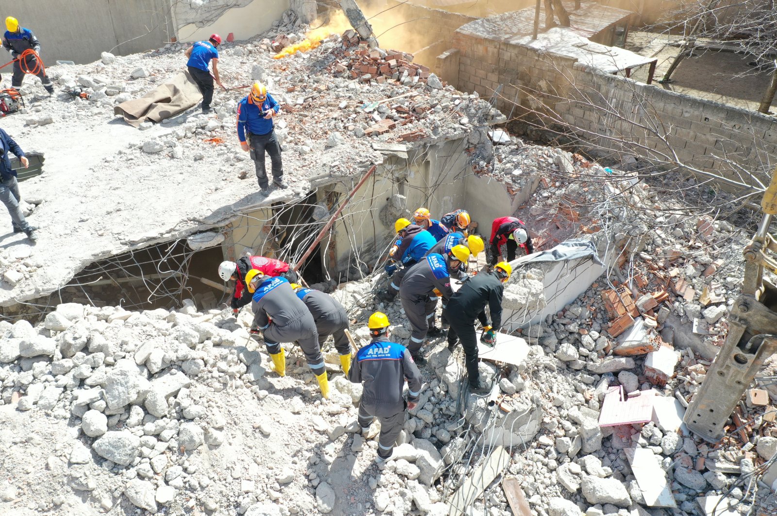 A view of a drill for earthquake response in Sivas, central Turkey, April 4, 2022. (AA PHOTO)