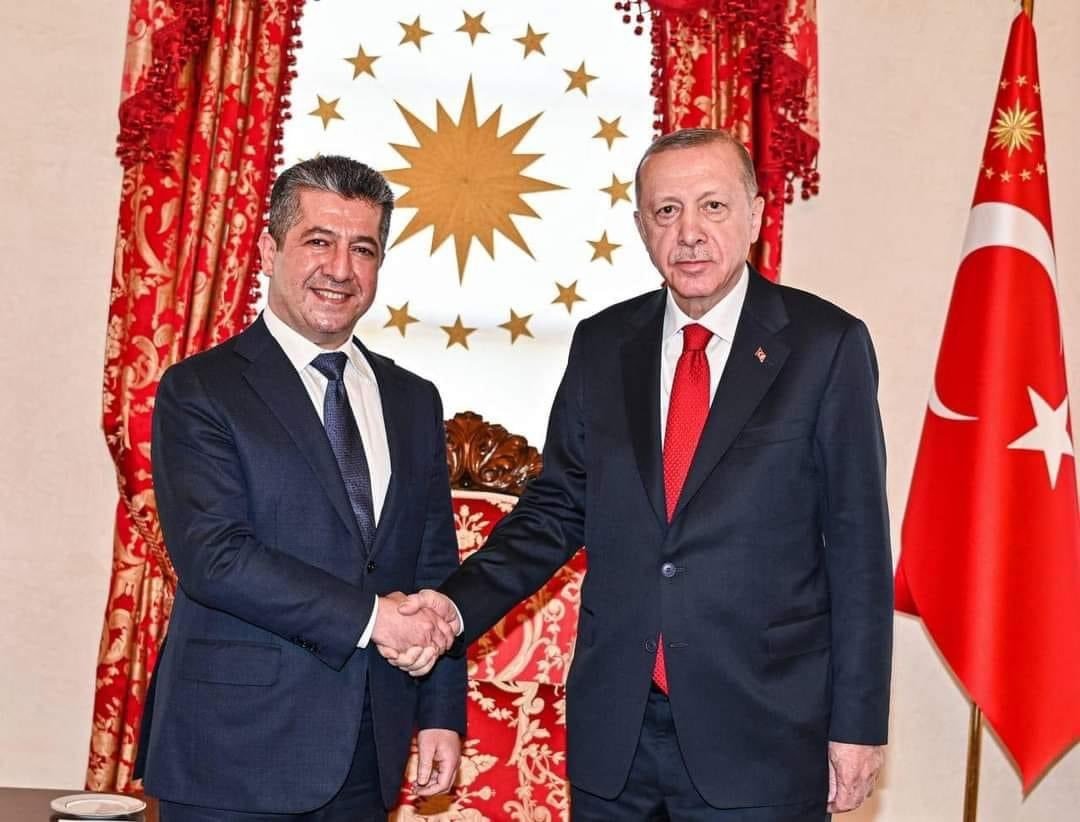 President Recep Tayyip Erdoğan (R) and Masrour Barzani, the Prime Minister of Iraq’s autonomous Kurdistan Regional Government (KRG), shake hands at the Turkish Presidency&#039;s Dolmabahçe office, April 15, 2022 (AA Photo)