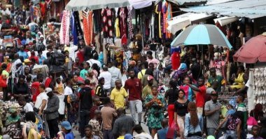 Shoppers crowd a market in Nigeria's commercial capital Lagos, Aug. 15, 2019. (Reuters Photo)