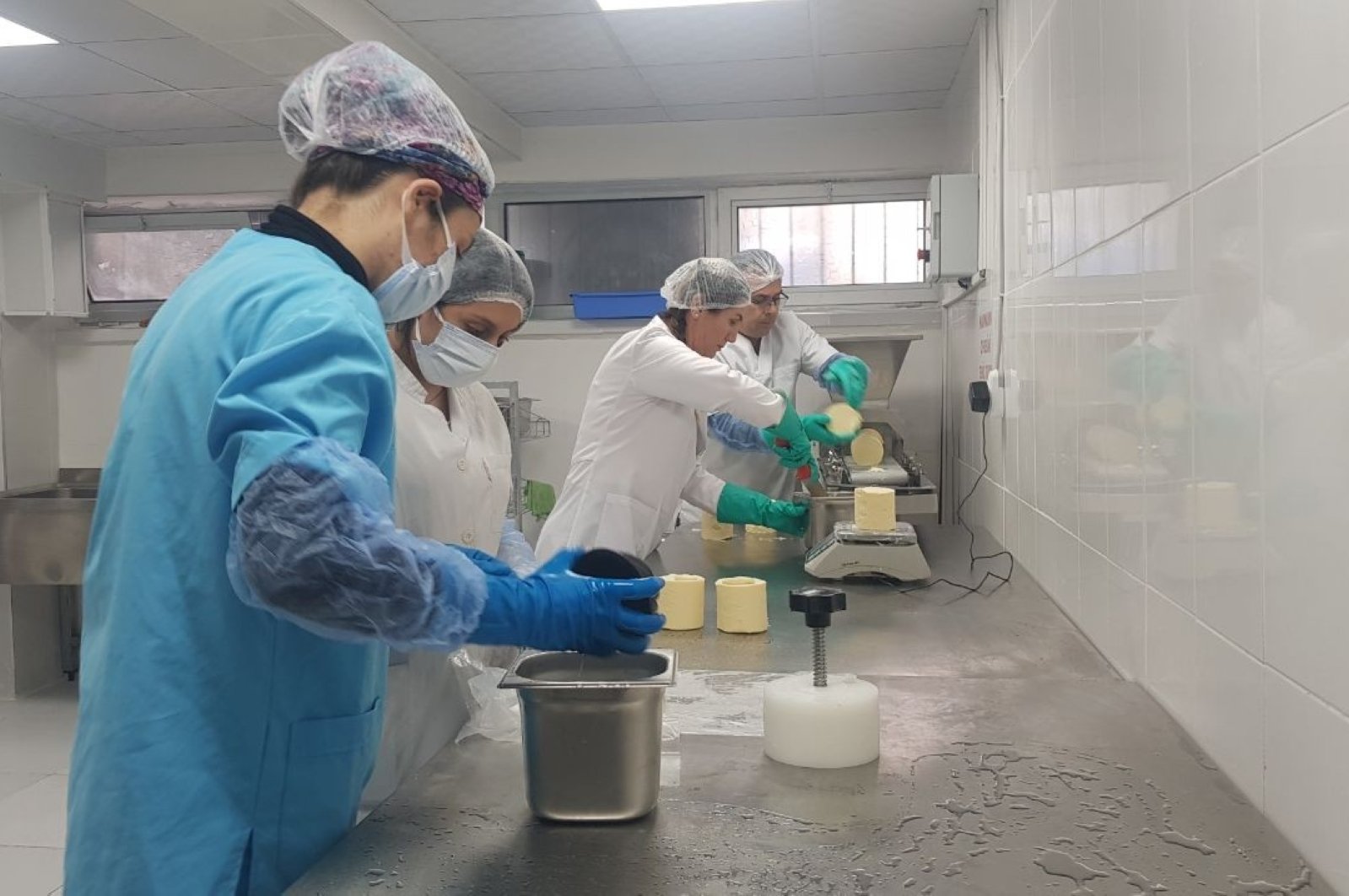 Turki untuk sementara menangguhkan ekspor mentega, krim mulai 18 April