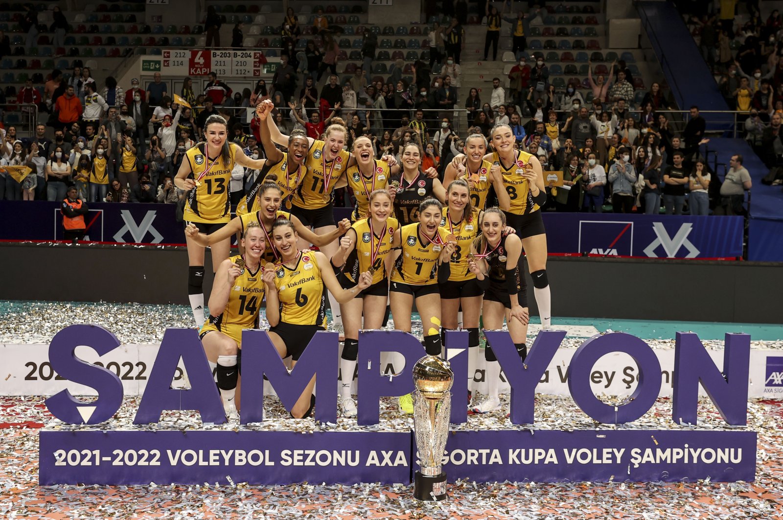 VakıfBank players celebrate after winning the national women&#039;s volleyball cup title, Ankara, Turkey, April 17, 2022. (AA Photo)
