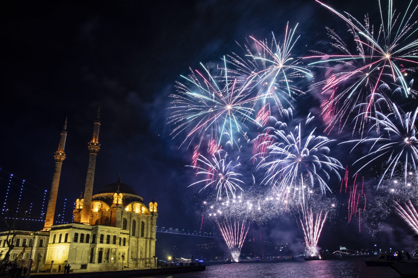 Turki berencana melarang kembang api untuk mengekang kebisingan, polusi cahaya