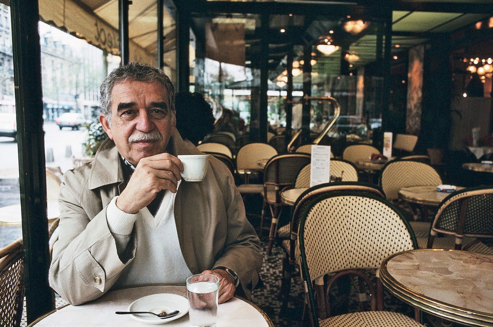 Colombian writer Gabriel Garcia Marquez during Portrait Session, Paris, France, Sept. 11, 1990. (Getty Images Photo)