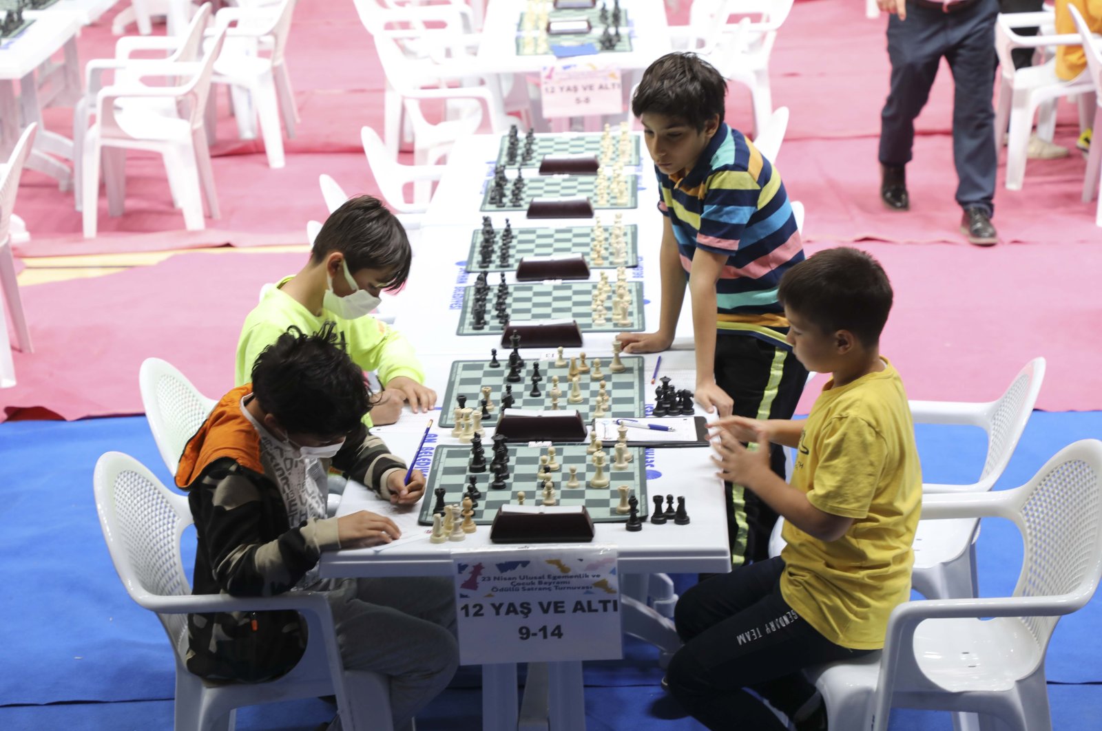 Children play chess at a tournament in Adana, southern Turkey, April 19, 2022. (İHA PHOTO)