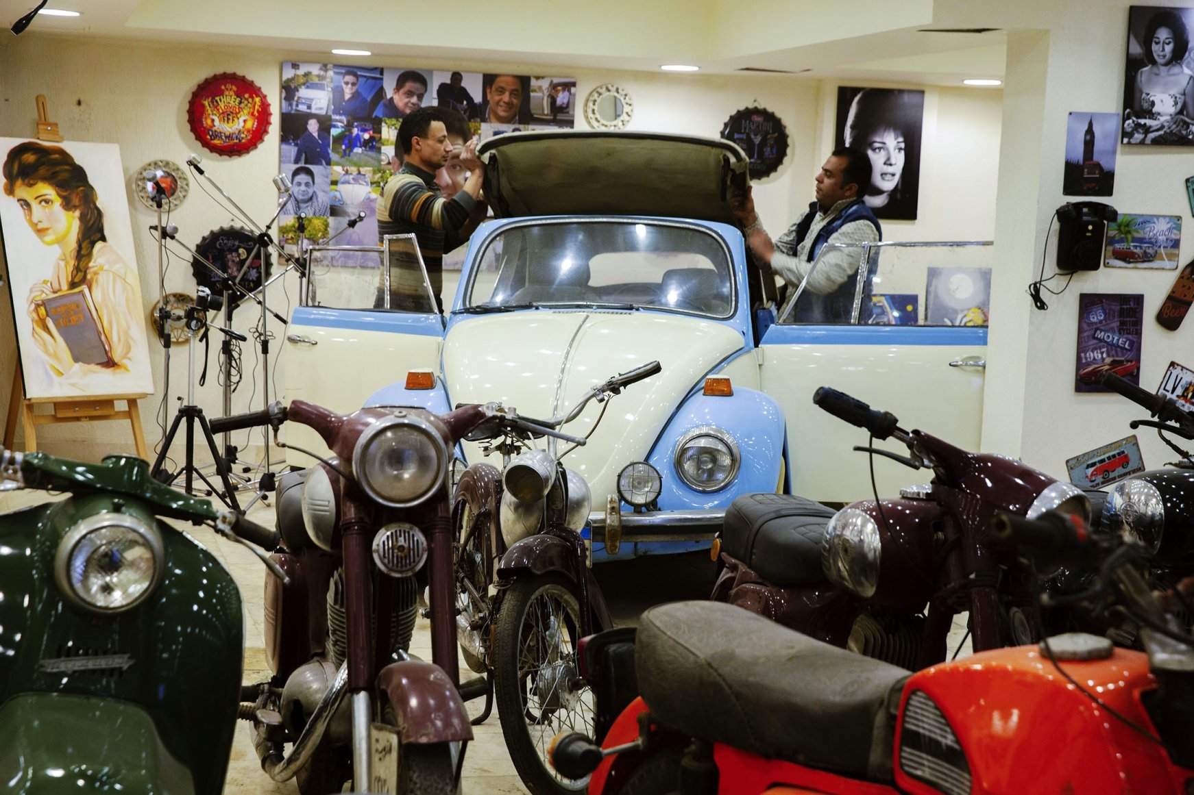 Egyptian Collector Preserves Hundreds Of Classic Cars Daily Sabah