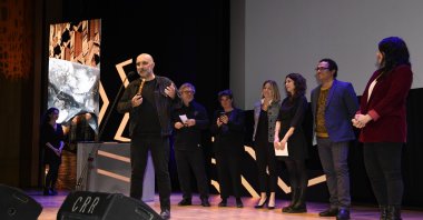 Gaspar Noe speaks at the Istanbul Film Festival award ceremony at Istanbul’s Cemal Reşit Rey Concert Hall, April 19, 2022. (AA)