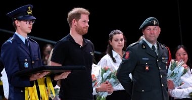 Britain&#039;s Prince Harry attends the wheelchair rugby medal ceremony during the Invictus Games, The Hague, Netherlands, April 20, 2022. (Reuters Photo)