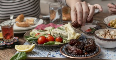 Menus should contain plenty of fiber and sufficient protein in sahur meals. (iStock Photo)