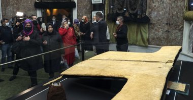 A view of the Prophet Muhammad&#039;s cloak at the mosque, Istanbul, Turkey, April 22, 2022. (AA PHOTO)