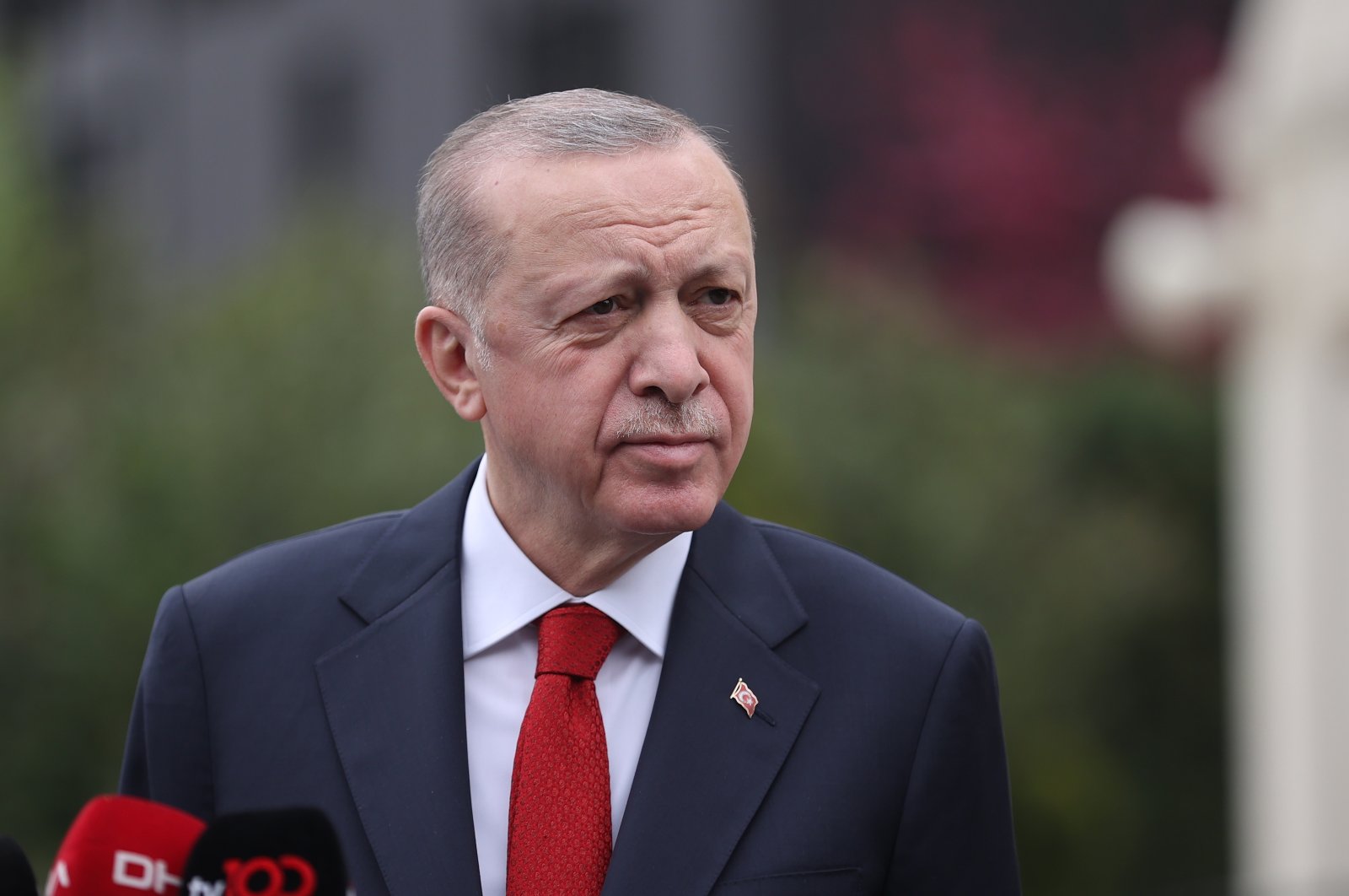 President Recep Tayyip Erdoğan addressing reporters in Istanbul, Turkey, April 22, 2022. (AA)