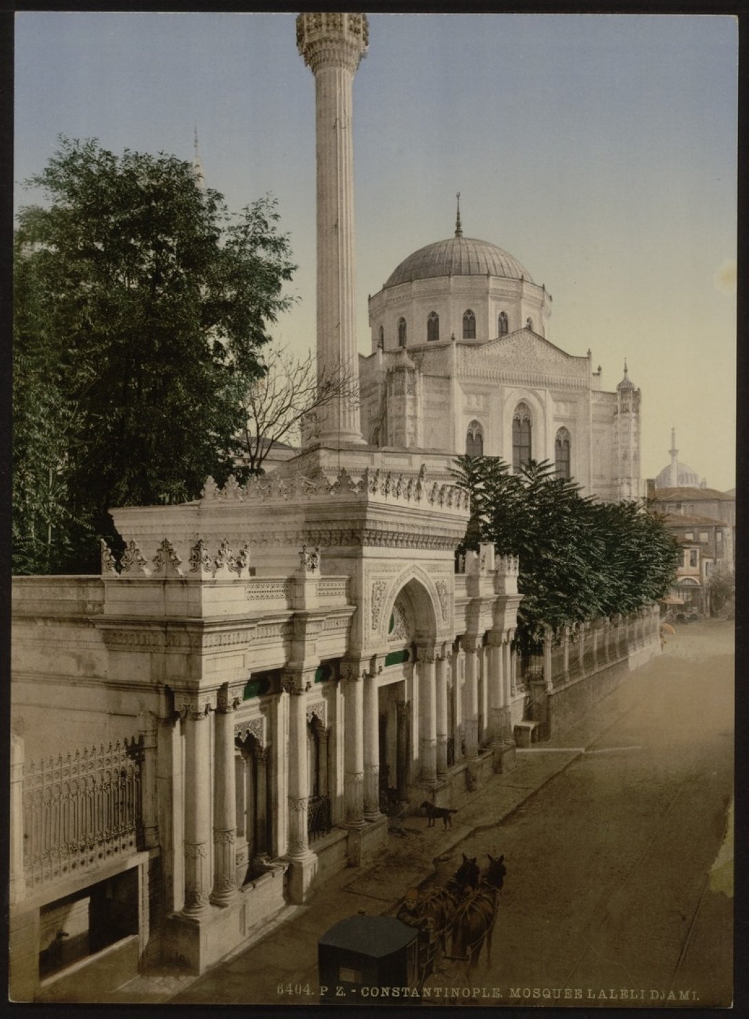 A painting of the Pertevniyal Valide Sultan Mosque. (Wikimedia)