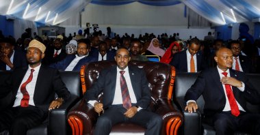 Somalia&#039;s Prime Minister Mohamed Hussein Roble (C) attends the swearing-in ceremony of the newly elected lawmakers at an election hall in capital Mogadishu, Somalia, April 14, 2022. (Reuters Photo)