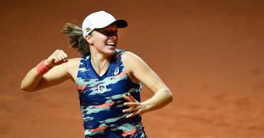 Poland’s Iga Swiatek celebrates winning the Stuttgart Open final, Stuttgart, Germany, April 24, 2022. (AFP Photo)