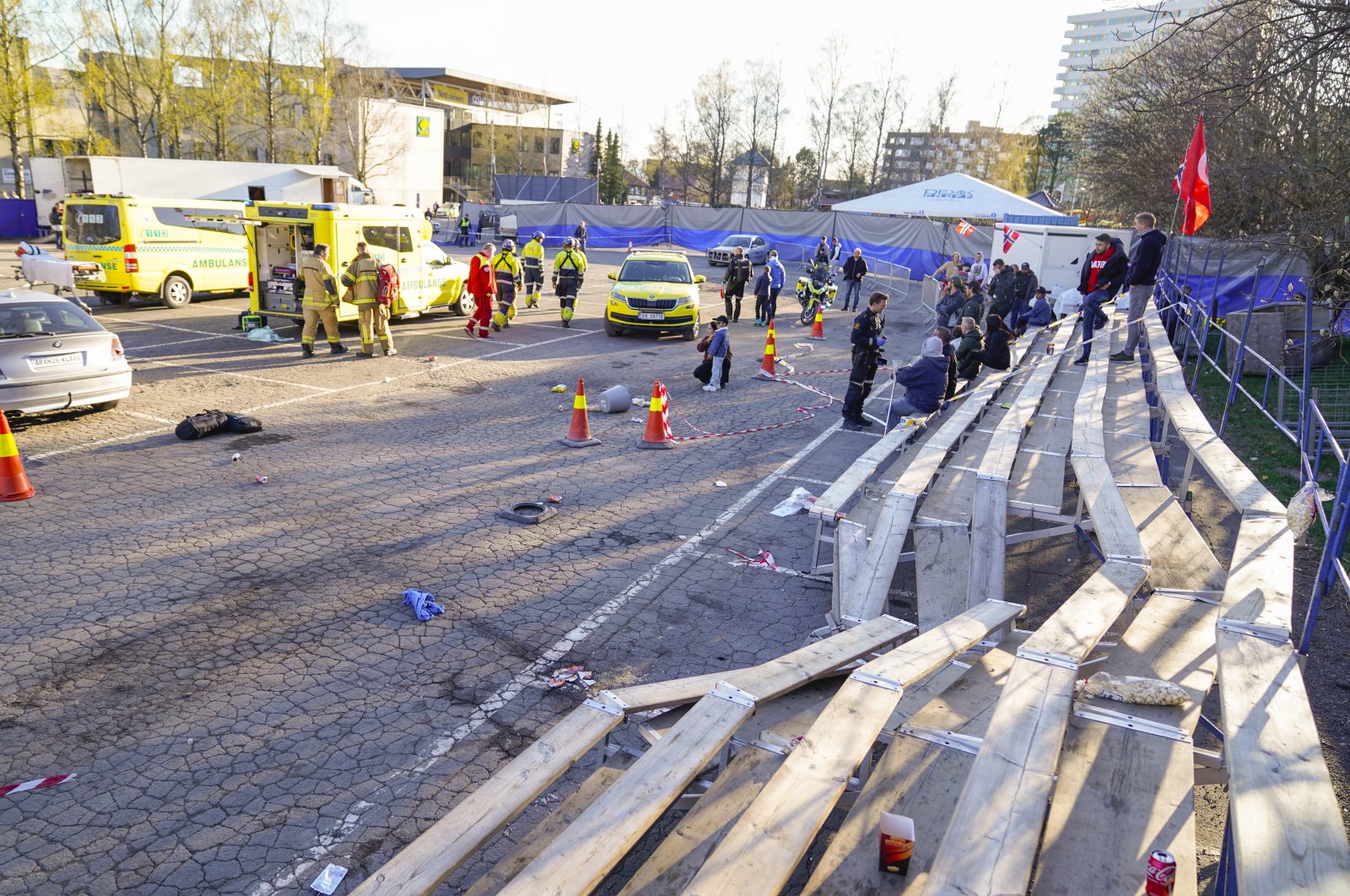 Police and emergency services at the site of a car accident after a car drove into a grandstand during a motor show at Bjerkebanen in Oslo, Norway, 24 April 2022.  (EPA Photo)