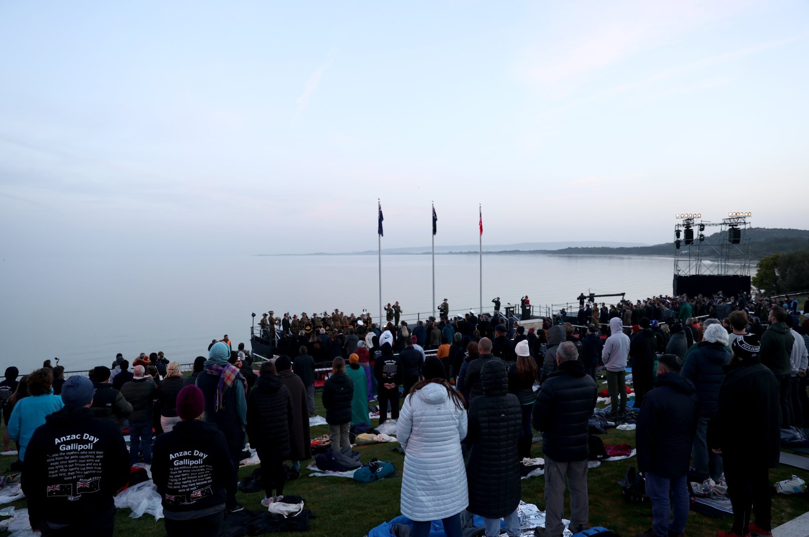 People attend the dawn service at Anzac Cove, in Çanakkale, western Turkey, April 25, 2022. (AA Photo)
