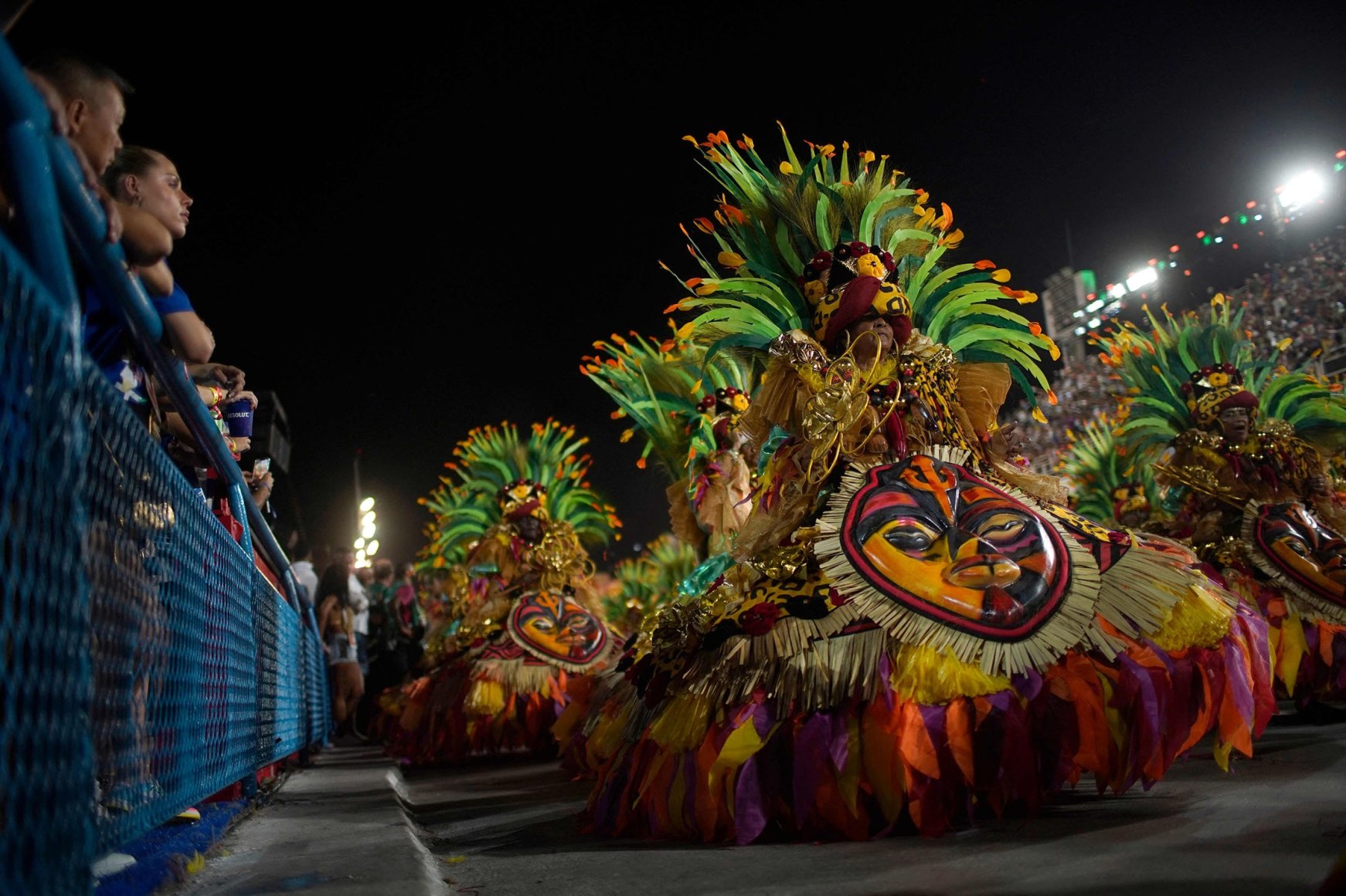 Feathers, headpieces and samba: Rio Carnival back in full force | Daily ...