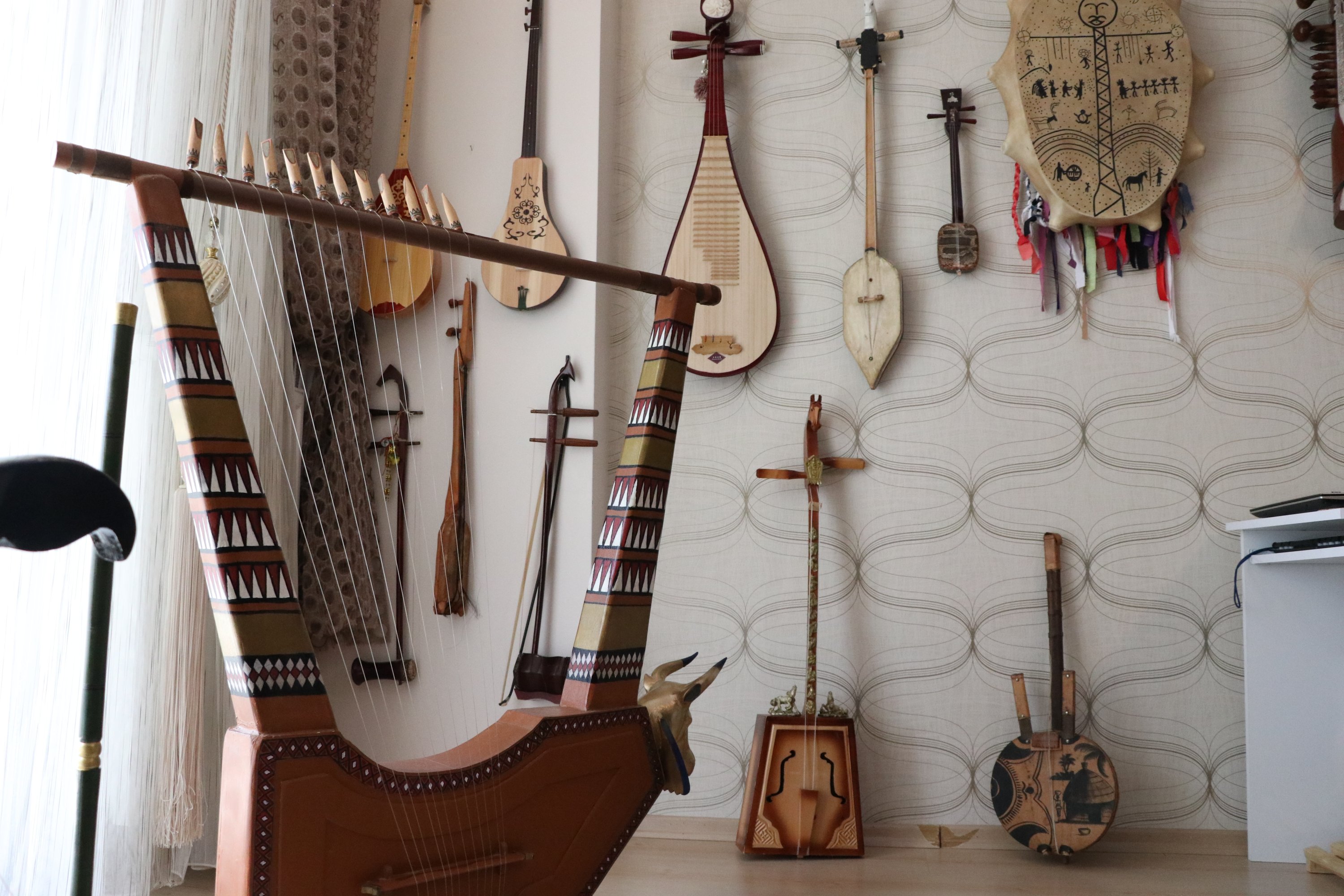 Profesor Feyzan Göher telah mengumpulkan koleksi 200 alat musik dari 30 negara dalam 22 tahun, Niğde,Turki, 26 April 2022. (AA Photo)