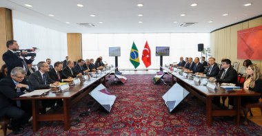 Delegations led by Foreign Minister Mevlüt Çavuşoülu (4th R) and his Brazilian counterpart Carlos Franca (5th from L) meet in Brasilia, Brazil, April 25, 2022. (AA Photo)