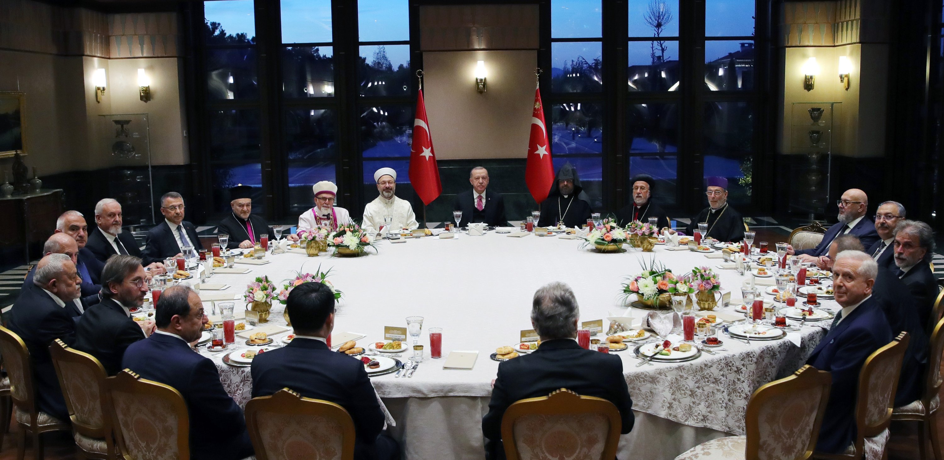 Erdoğan hosts religious minority group representatives at iftar | Daily  Sabah