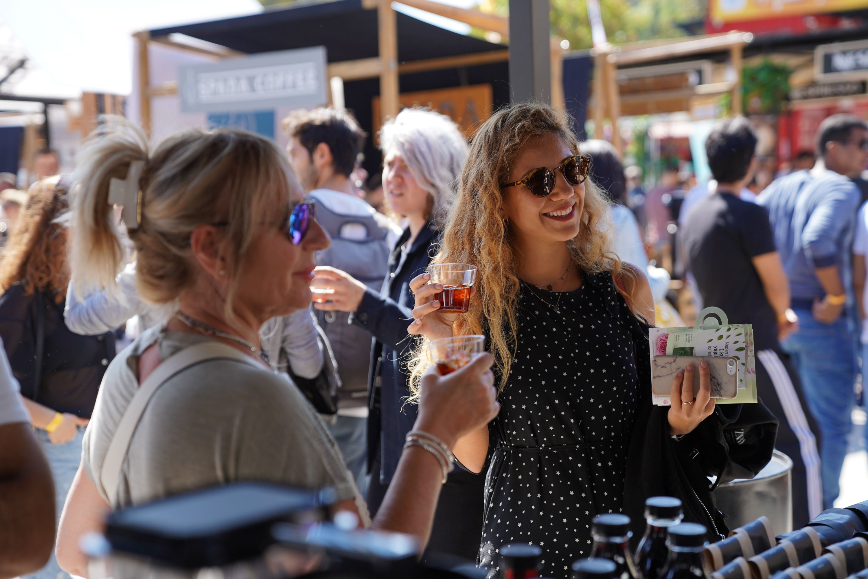 Coffee lovers are having fun at the festival, Sept. 29, 2019. (Photo courtesy of the organization)