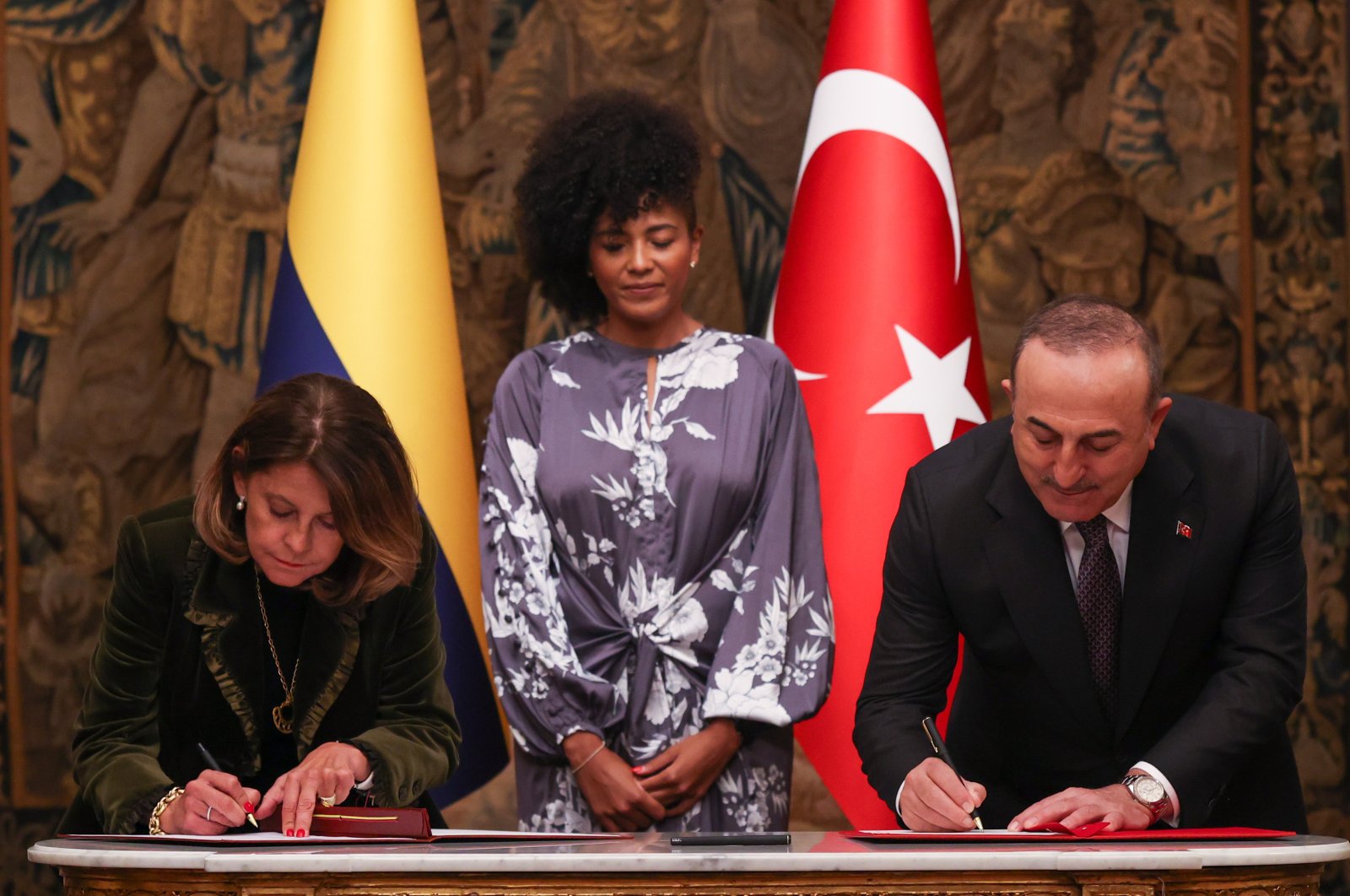 Turkey&#039;s Foreign Minister Mevlüt Çavuşoğlu with his Colombian counterpart Marta Lucia Ramirez during a signing ceremony in Bogota, Colombia, April 27, 2022. ( AA Photo)