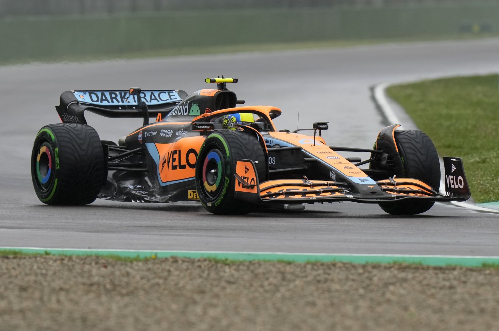 Butuh kecepatan: Tim F1 menanggalkan cat agar lebih cepat