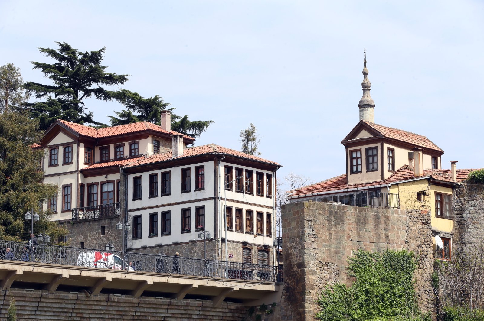Ortahisar, the central district of Turkey&#039;s Trabzon, is on the cultural route of travelers and photographers in all seasons with its historical texture. The district draws attention with its Ottoman-era houses, mansions, bridges, inns and baths, Trabzon, Turkey, April 28, 2022. (AA Photo)