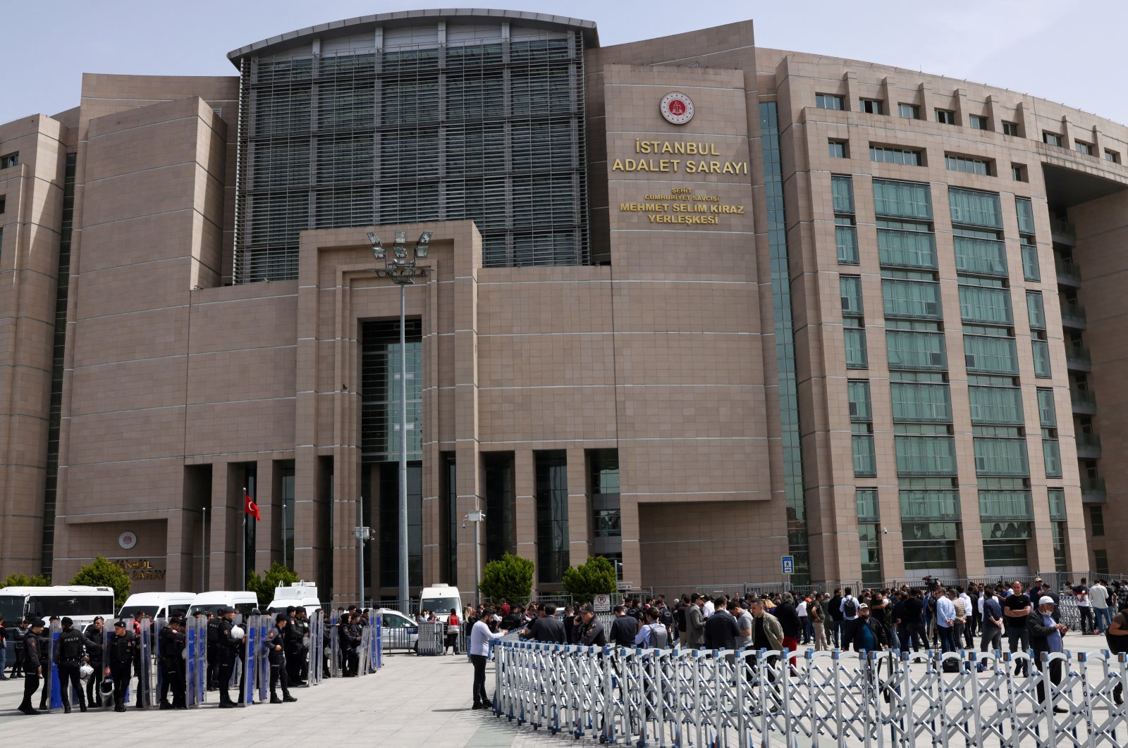 Riot police secure the entrance to Çağlayan Courthouse during a protest against a Turkish court decision that sentenced Osman Kavala to life in prison over trying to overthrow the government, in Istanbul, Turkey, April 26, 2022. (REUTERS)