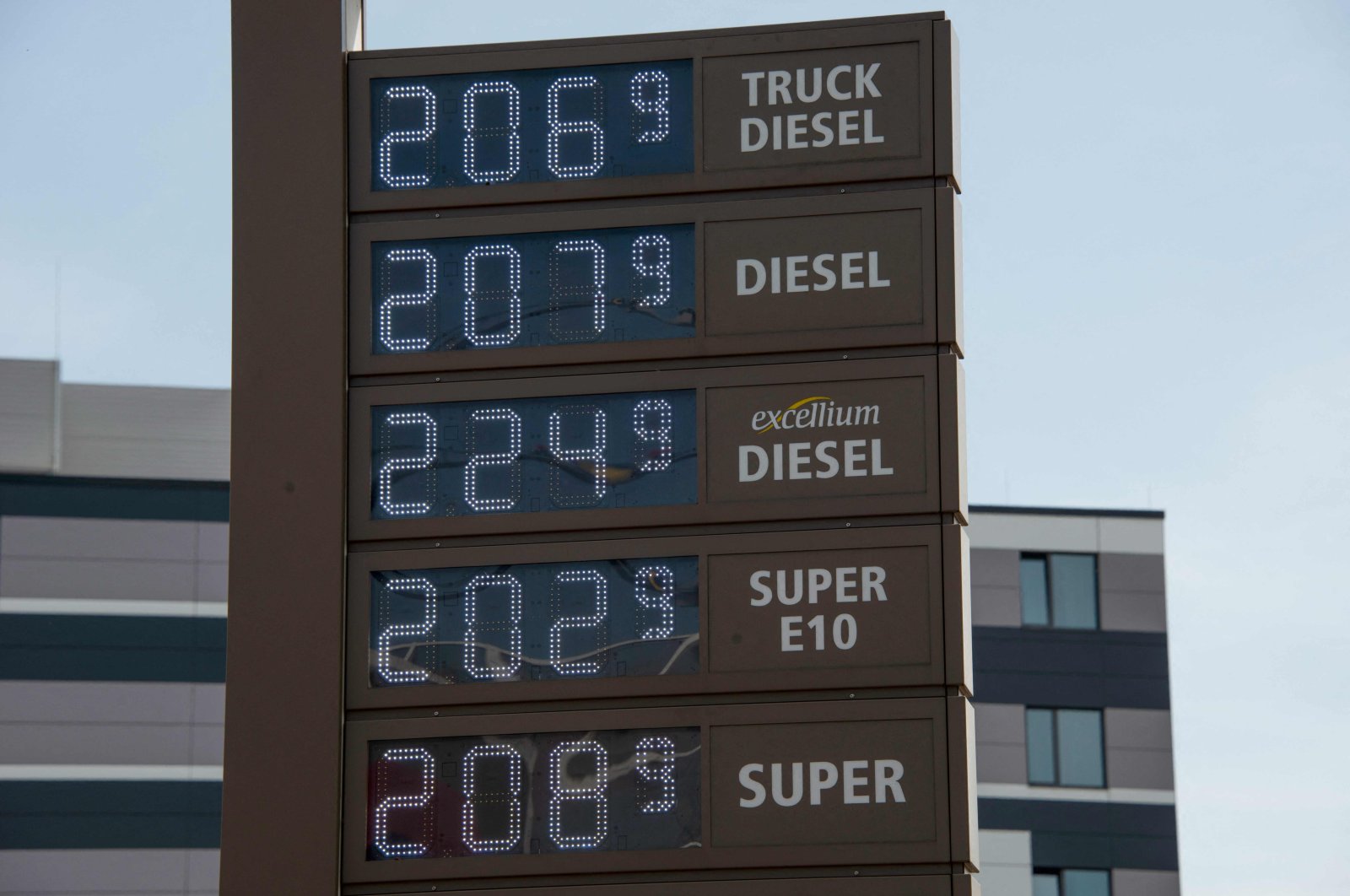 Fuel prices are seen on an electronic display at an oil and gas station in Berlin, Germany, April 29, 2022. (AFP Photo)