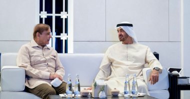 Pakistan Prime Minister Shahbaz Sharif (L) and Abu Dhabi Crown Prince Sheikh Mohammed bin Zayed Al Nahyan meet in Abu Dhabi, UAE, April 30, 2022. (UAE Ministry of Presidential Affairs Handout via AFP)