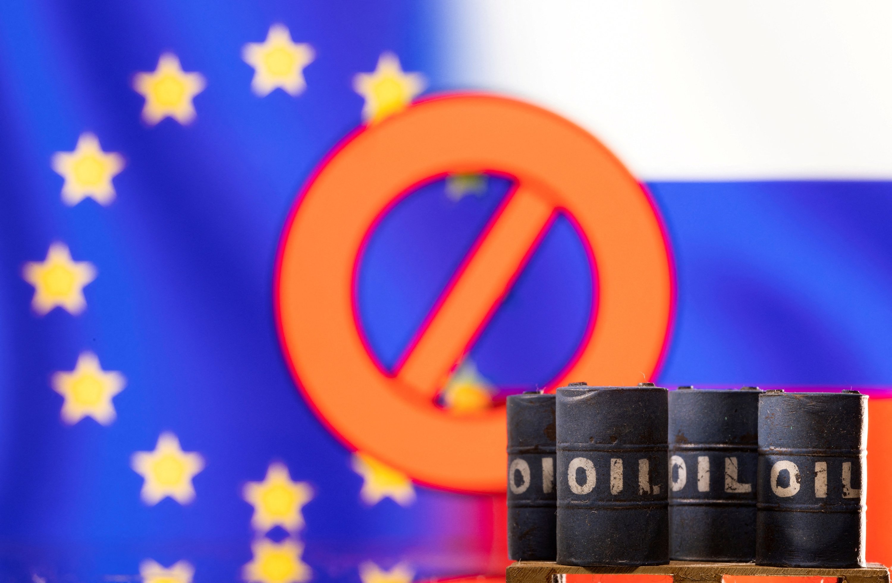 EU set to ban Russian oil, warns against ruble gas payments | Daily Sabah
