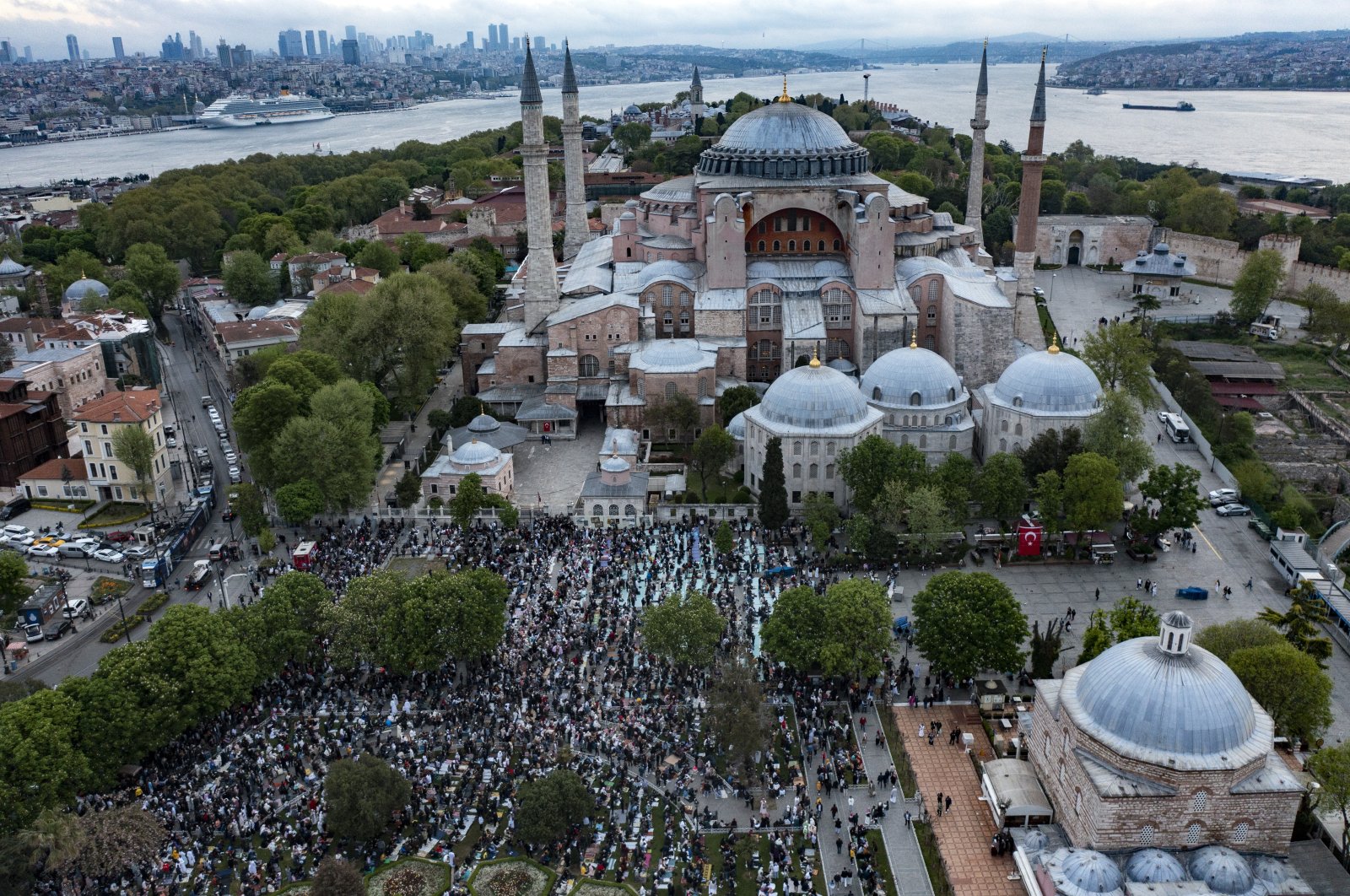 Faithful arriving at the Hagia Sophia Grand Mosque to perform Ramadan Bayram prayers, Istanbul, Turkey, May 2, 2022. (AA Photo)
