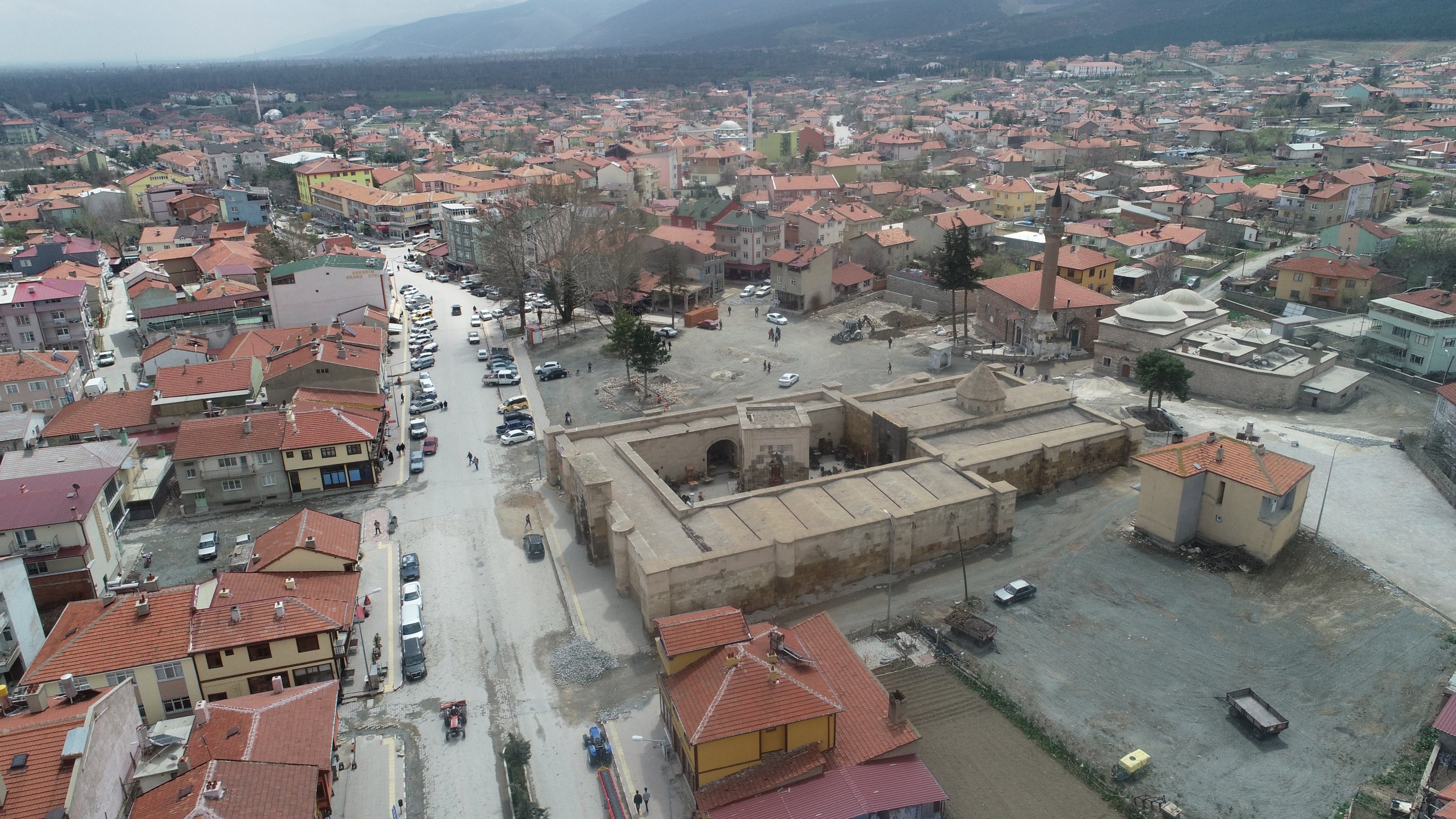 Afyonkarahisar, Sultandağı İlçesi'ndeki Ishaklı Kervansarayı'ndan genel görünüm, 2 Mayıs 2022. (AA Fotoğrafı)