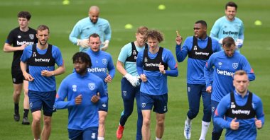West Ham players train ahead of their UEFA Europa League semifinal second-leg match against Eintracht Frankfurt, London, May 4, 2022. (AFP Photo)