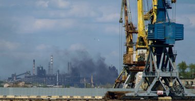 Smoke rises above the Azovstal steel plant in the city of Mariupol, Ukraine, April 29, 2022. (AFP Photo)