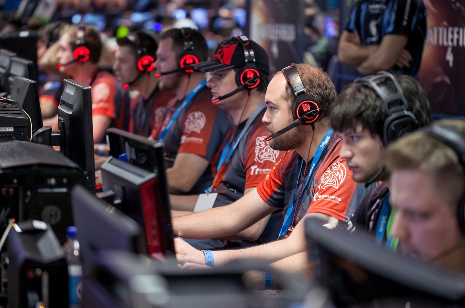 Gamers participate in an online gaming event, in Johannesburg, South Africa, Oct. 9, 2015. (Shutterstock Photo)
