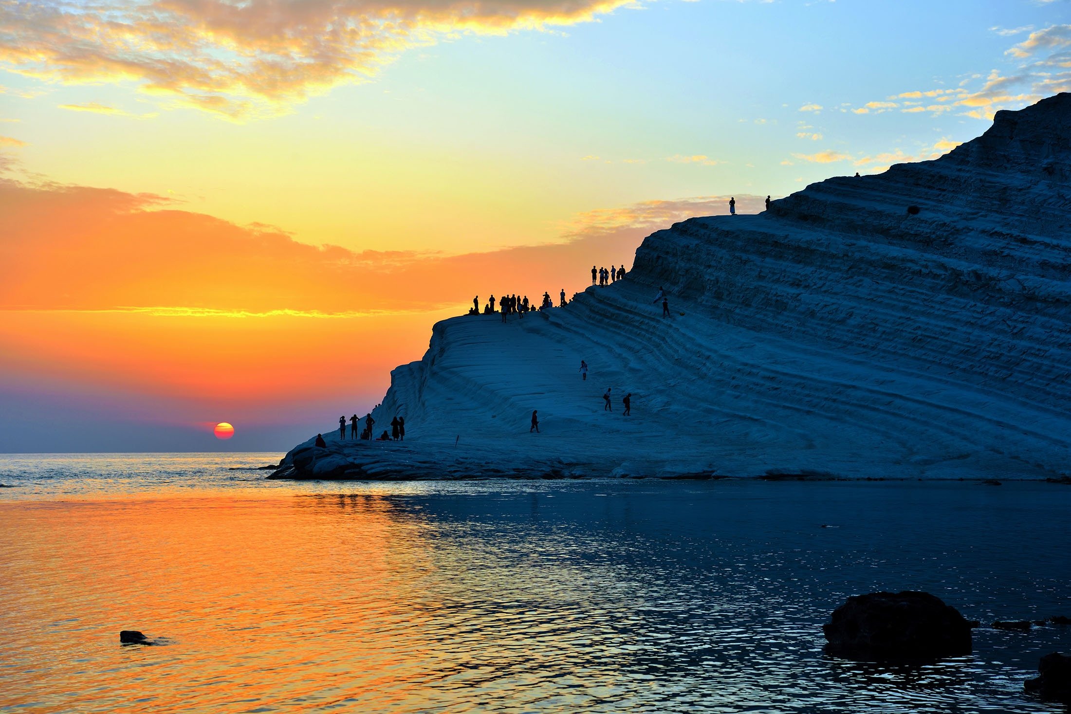 Scala dei Turchi adalah objek wisata populer di pantai Mediterania.  (Foto Shutterstock)