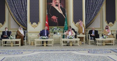 President Recep Tayyip Erdoğan meets with Saudi King Salman bin Abdulaziz in Jiddah, Saudi Arabia, April 28, 2022. (Reuters Photo)