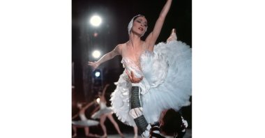Image released by ABT shows Susan Jaffe and José Manuel Carreño in &quot;Swan Lake.&quot; American Ballet Theatre (ABT) named Jaffe as the new artistic director. Jaffe was a celebrated ballerina at ABT for more than two decades, 2000. (AP Photo)