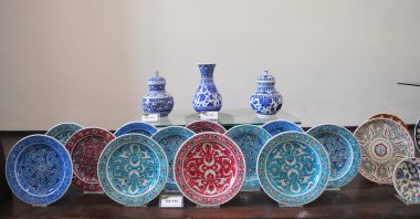 Iznik tiles are among the traditional arts of Bursa, northwestern Turkey. (Photo by Murat Şengül)
