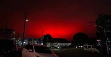 The red sky is seen this photo, Zhoushan, China, May 9, 2022. (IHA Photo)