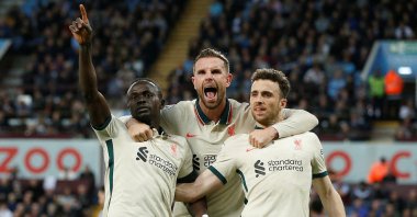Liverpool's Sadio Mane (L) celebrates with teammates after scoring a goal in a Premier League match against Aston Villa, Birmingham, England, May 10, 2022. (Reuters Photo)