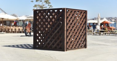 "Topkapı" by Jannis Kounellis, iron and ceramic, 220 by 220 by 220 centimeters, 2013. (Photo by Funda Karayel)