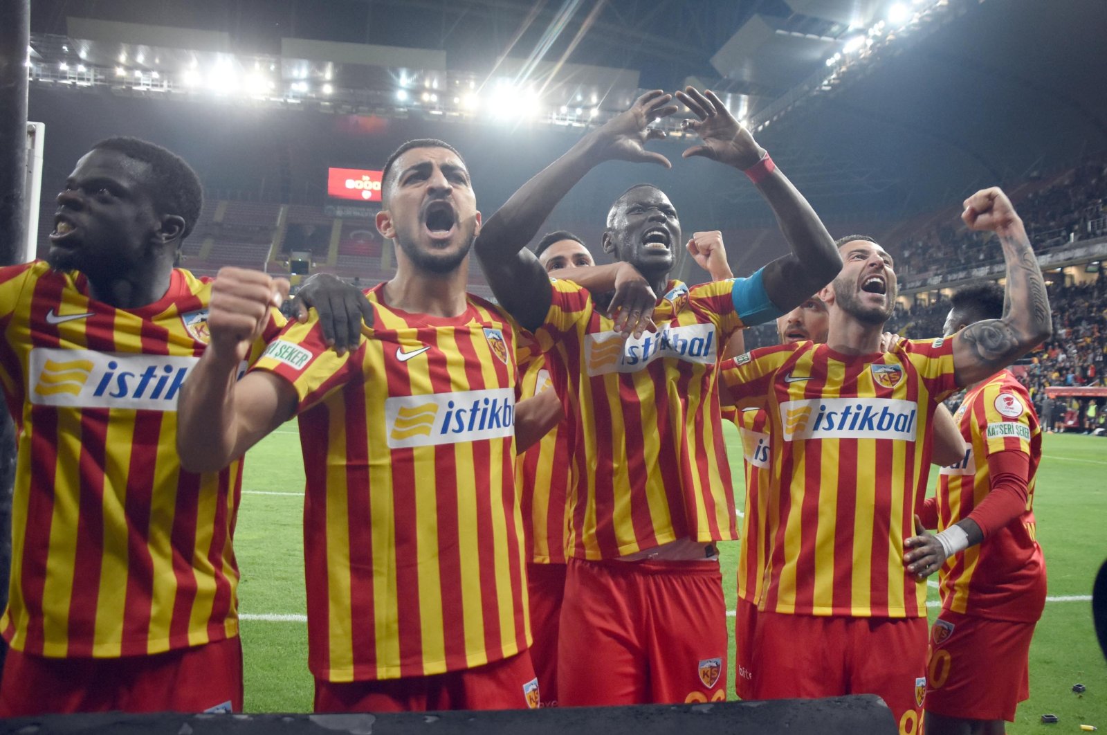 Kayserispor players celebrate a goal in a Turkish Cup match against Trabzonspor, Kayseri, Turkey, May 10, 2022. (DHA Photo)