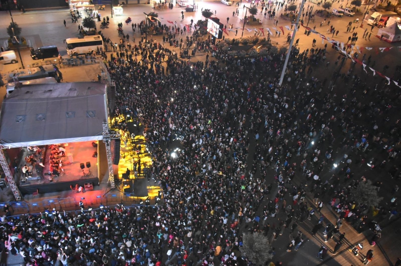 Turki melonggarkan larangan musik tengah malam yang diberlakukan selama pandemi COVID-19