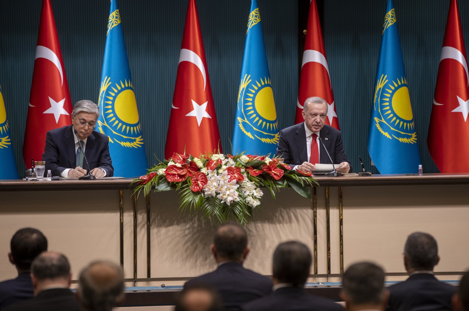 President Recep Tayyip Erdoğan and his Kazakh counterpart Kassym-Jomart Tokayev hold a joint press conference in the capital Ankara, Turkey, May 10, 2022. (AA Photo)