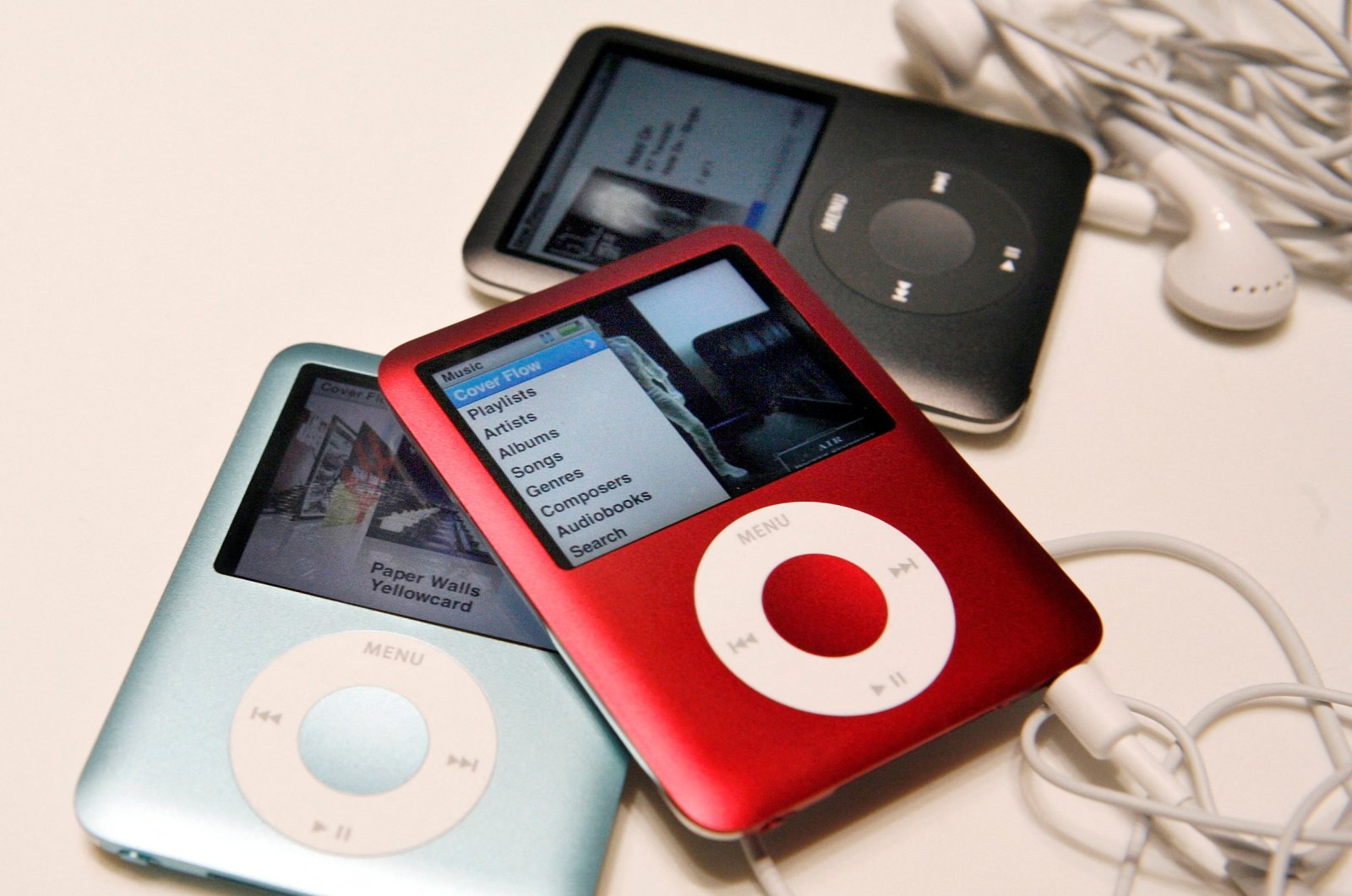 New Apple iPod Nanos are seen during an unveiling in San Francisco, California, U.S., Sept. 5, 2007. (Reuters Photo)