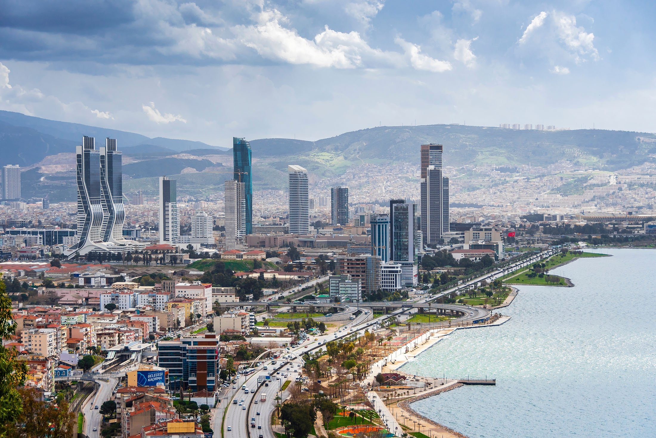 Izmir offers the best of both worlds when it comes to combining city living with rural living.  (Photo Shutterstock)